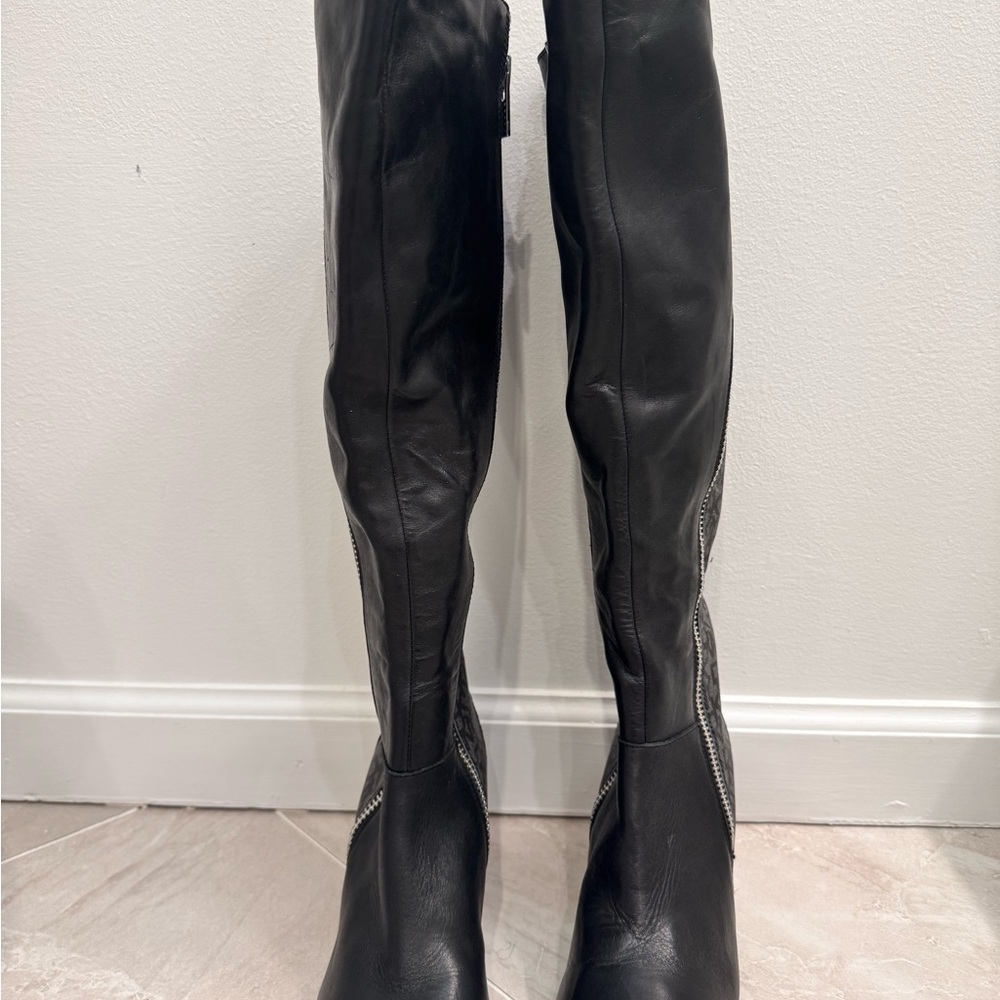 DKNY KNEE HIGH BOOTS - Picture 9 of 13